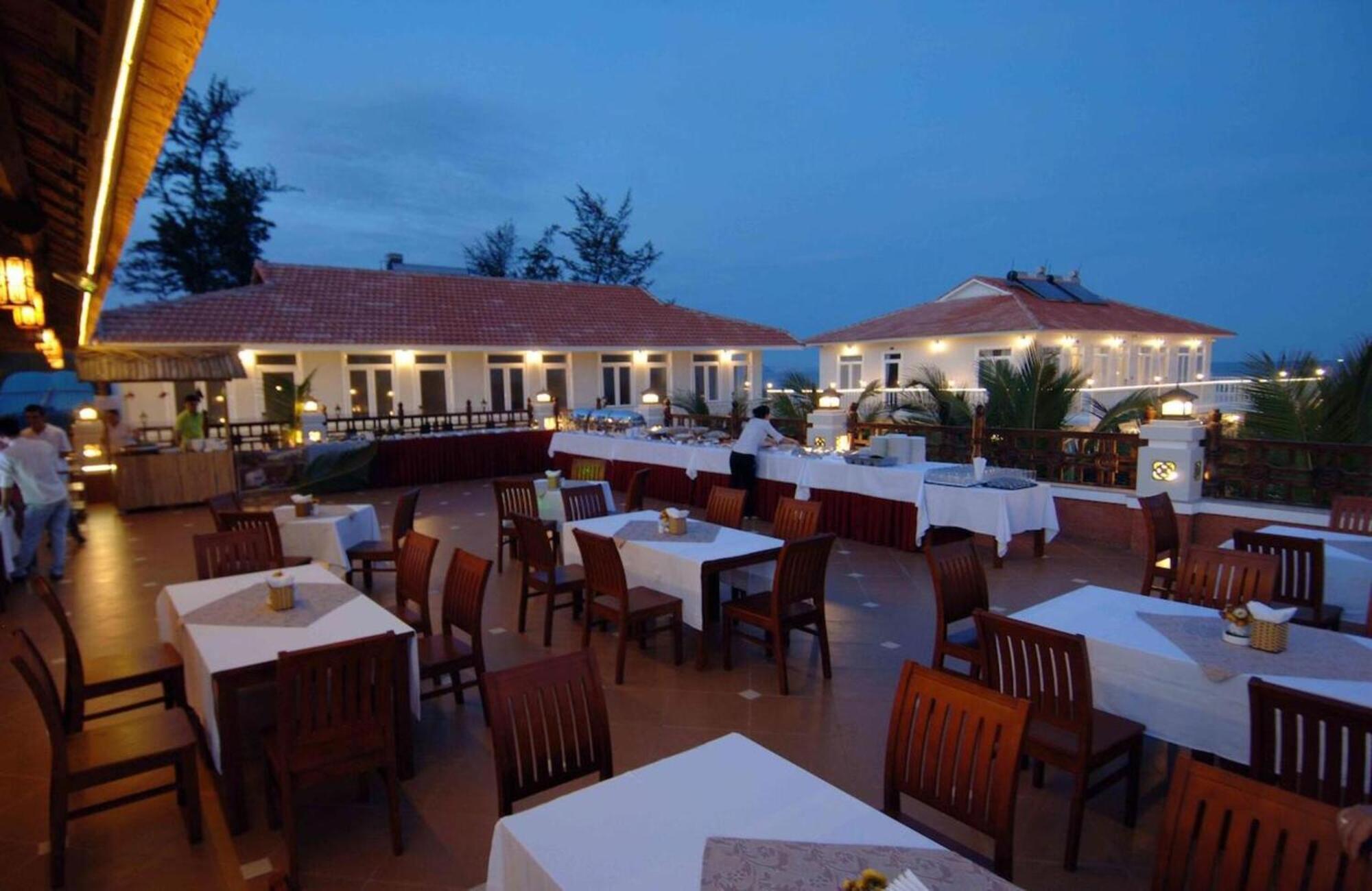 Saigon Emerald Beach Resort Phan Thiết Buitenkant foto