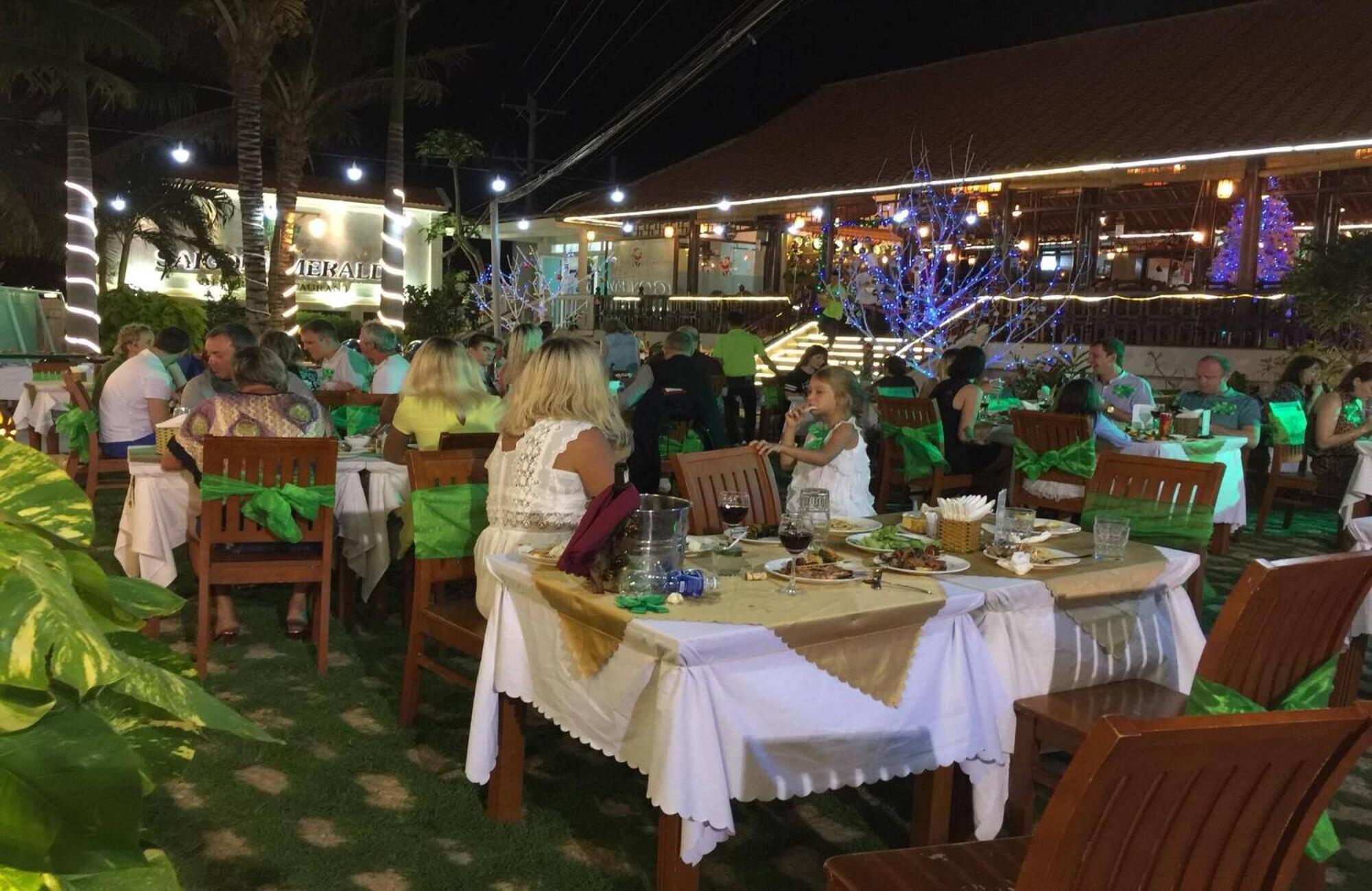 Saigon Emerald Beach Resort Phan Thiết Buitenkant foto