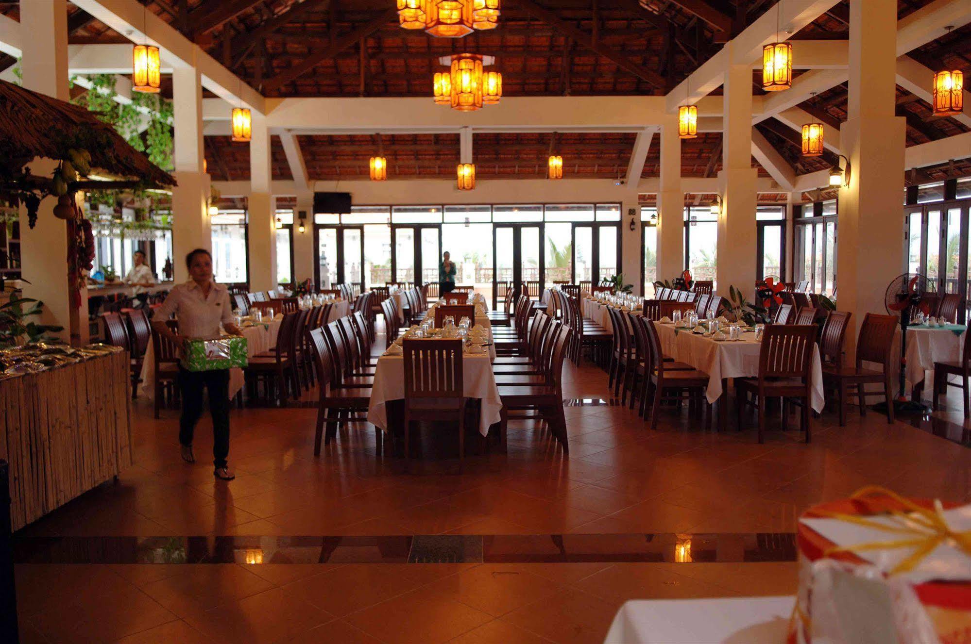 Saigon Emerald Beach Resort Phan Thiết Buitenkant foto