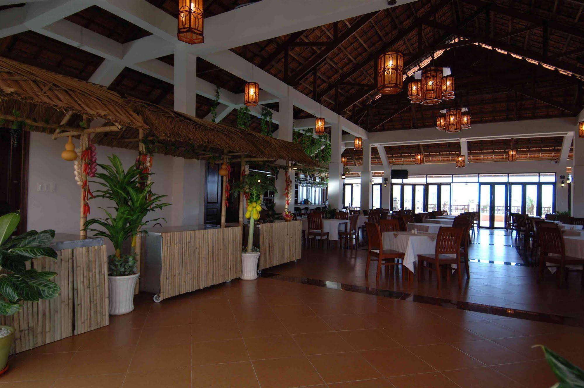 Saigon Emerald Beach Resort Phan Thiết Buitenkant foto